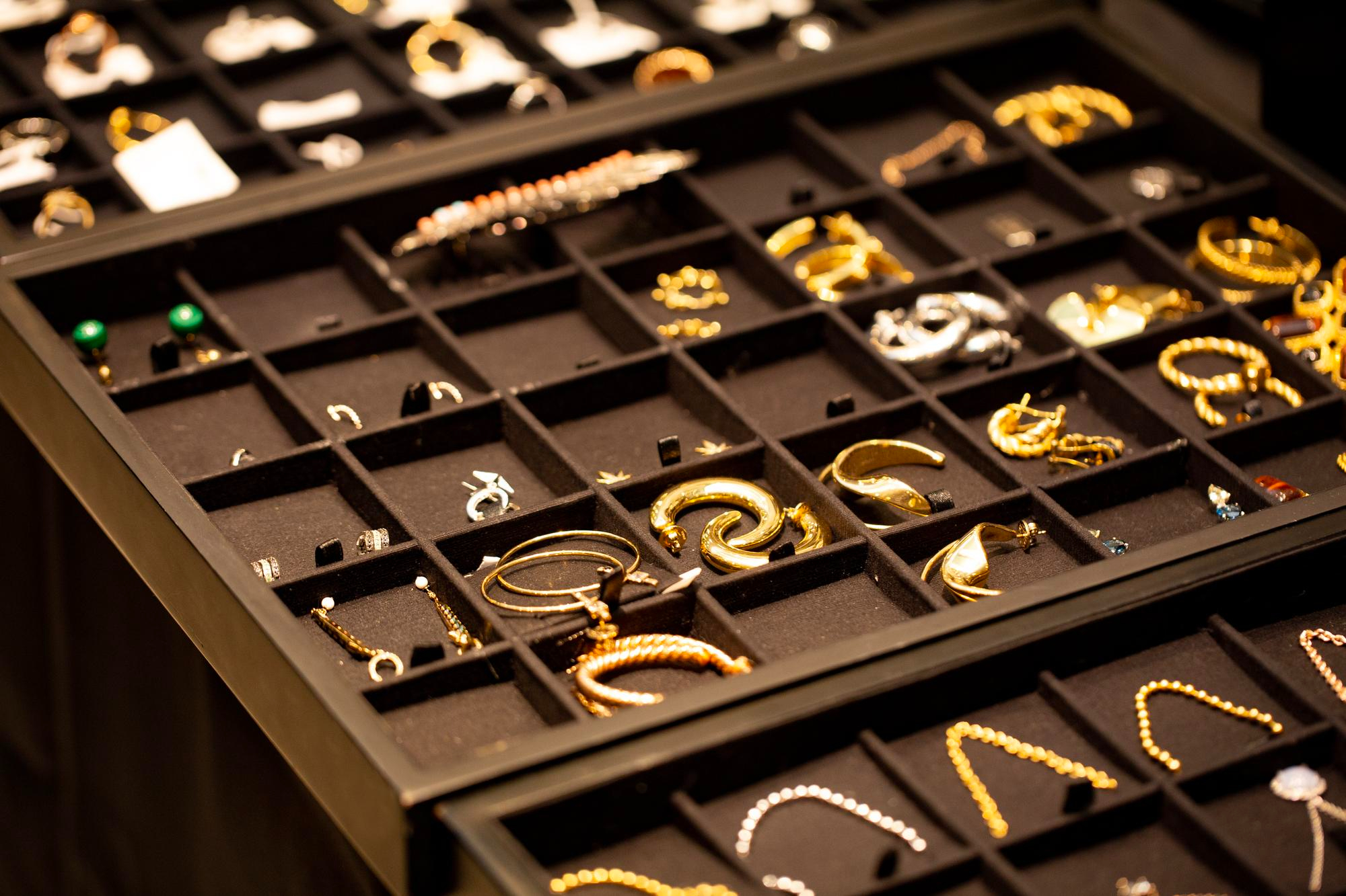 We Buy Unwanted Jewellery 2